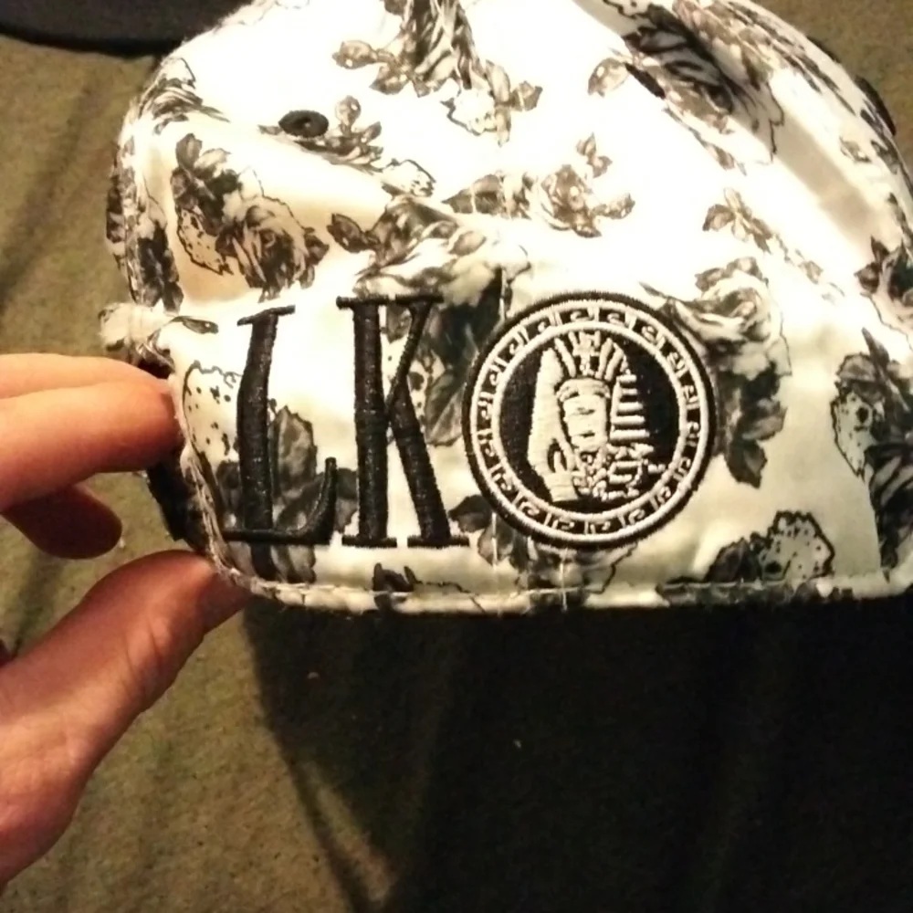 Snapback - Picture 2 of 3